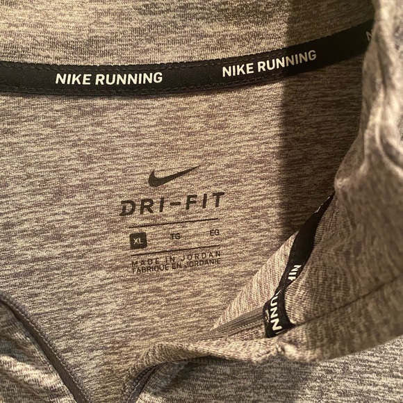 Active pullover - Picture 3 of 3